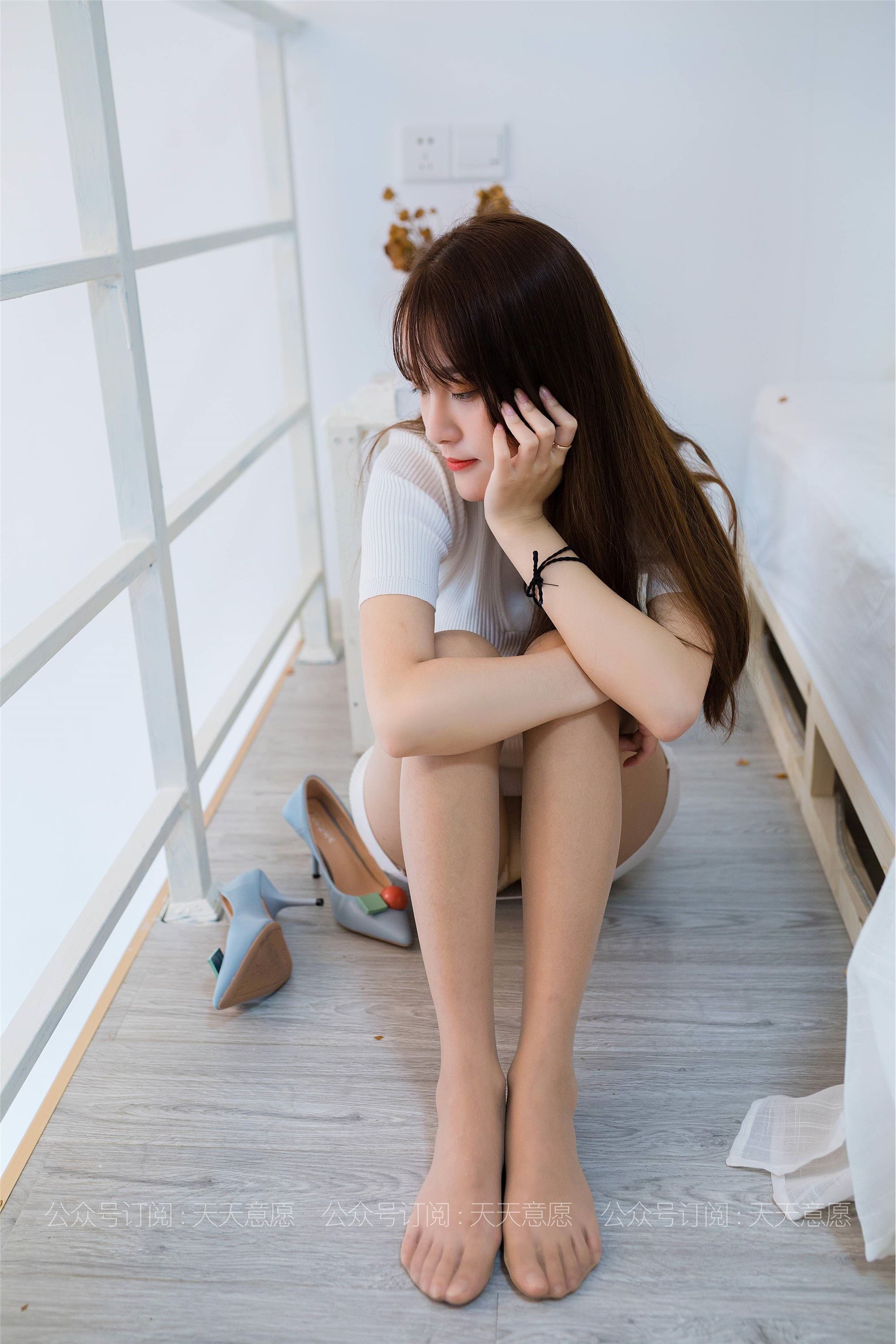 IESS异思趣向 - 模特：婉苹《自愈系白色玫瑰》